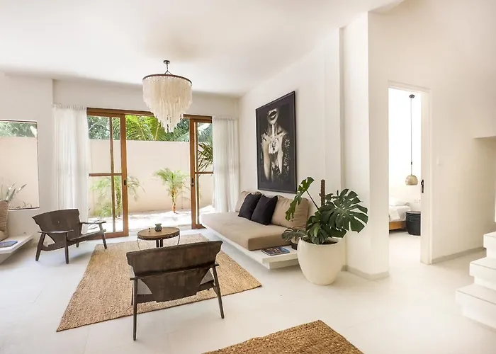 Stylish 2bdr Poolvilla Centre *