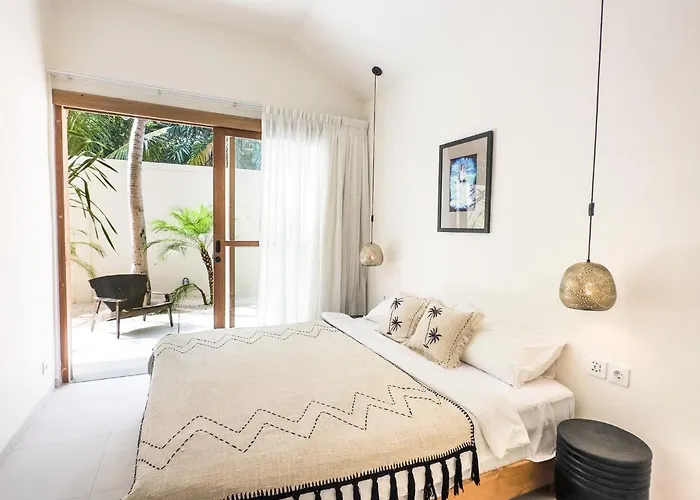 Stylish 2bdr Poolvilla Centre Villa *